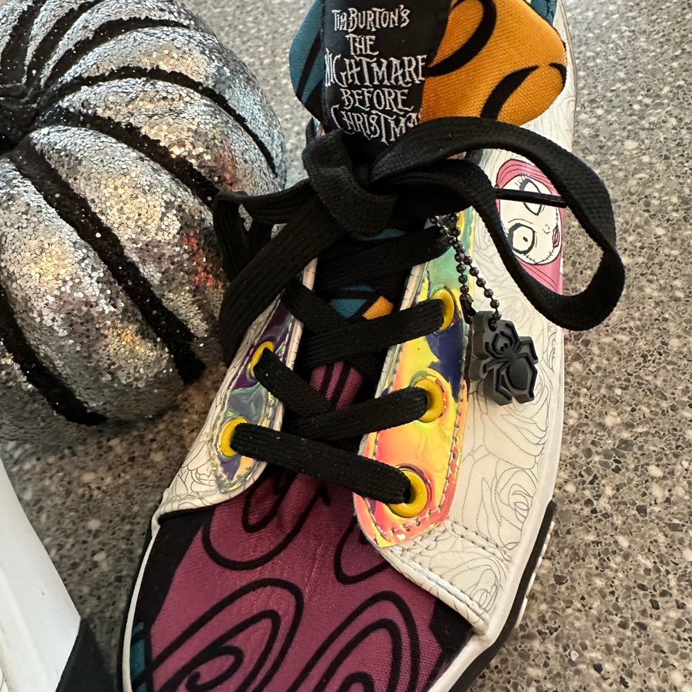 Disney Tim Burton’s Nightmare Before Christmas high tennis shoes Sz 8 - Picture 4 of 14